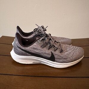 Nike Women's Pegasus Zoom Sneakers